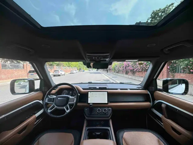 Land Rover Defender — Фото автомобиля 6