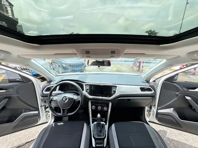 Volkswagen T-Roc — Фото автомобиля 13