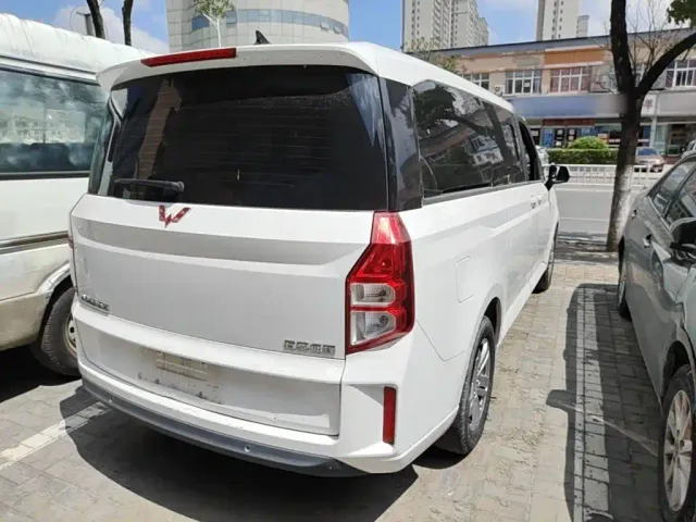 Wuling Zhengcheng — Фото автомобиля 6