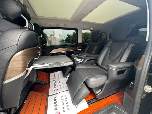 Mercedes-Benz V-Class — Фото автомобиля 8