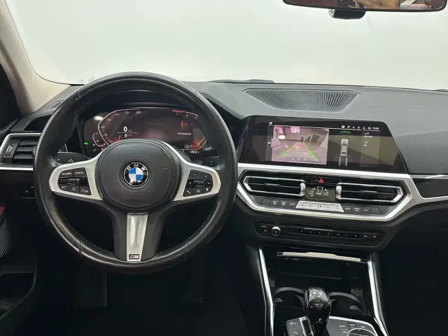 BMW 3 Series — Фото автомобиля 10