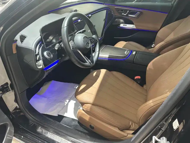 Mercedes-Benz E-Class — Фото автомобиля 11