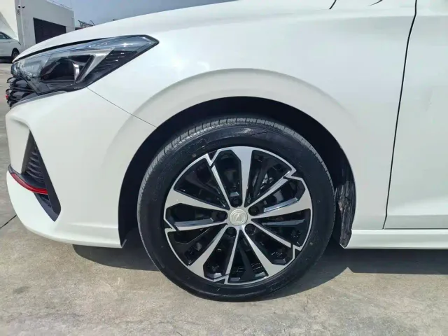 Changan Eado — Фото автомобиля 4