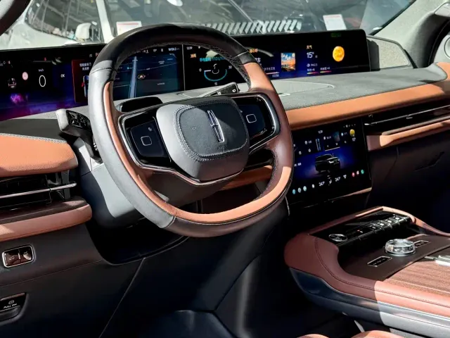 Lincoln Navigator — Фото автомобиля 7