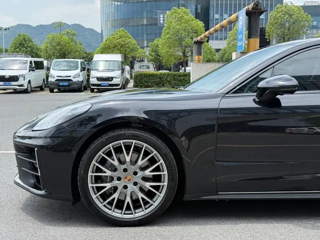 Porsche Panamera — Фото автомобиля 7