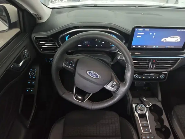 Ford Focus — Фото автомобиля 14