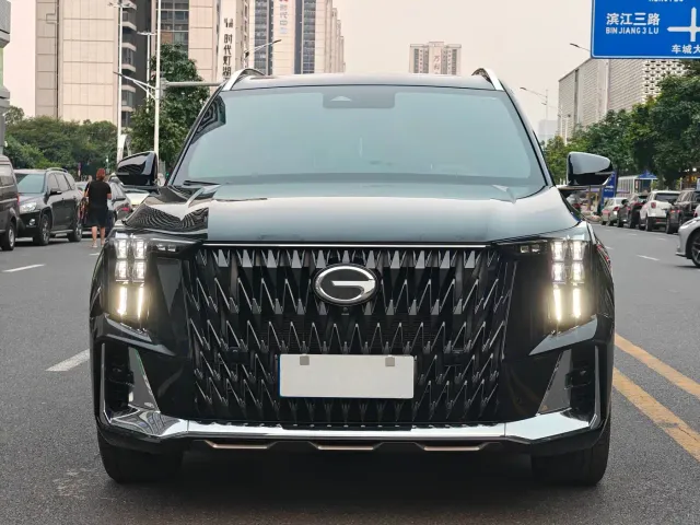 GAC Trumpchi GS8 — Фото автомобиля 2