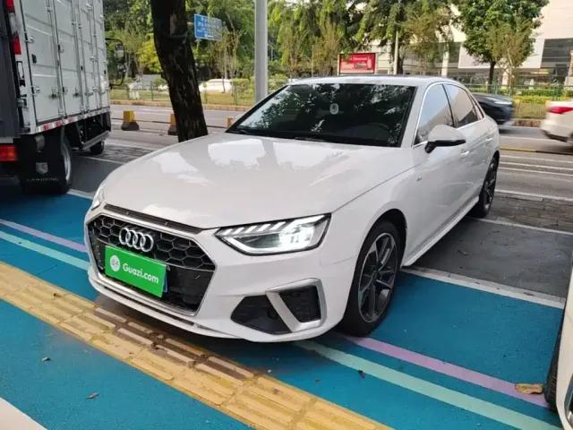 Фотография автомобиля — Audi A4L