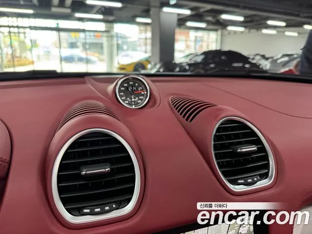 Porsche 718 — Фото автомобиля 10