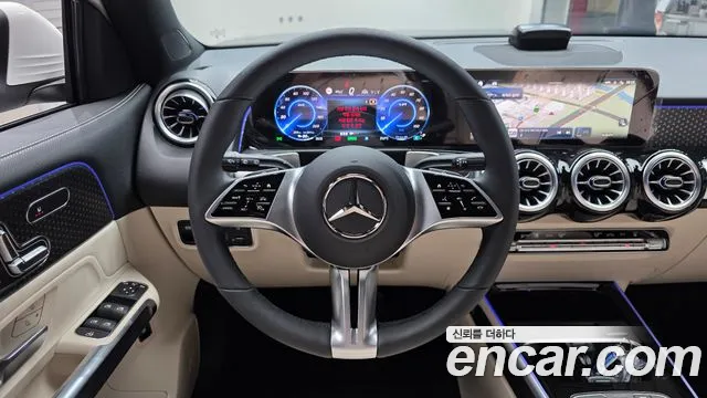 Mercedes-Benz EQB — Фото автомобиля 14