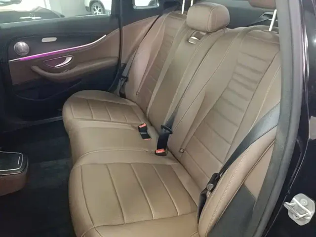 Mercedes-Benz E-Class — Фото автомобиля 16