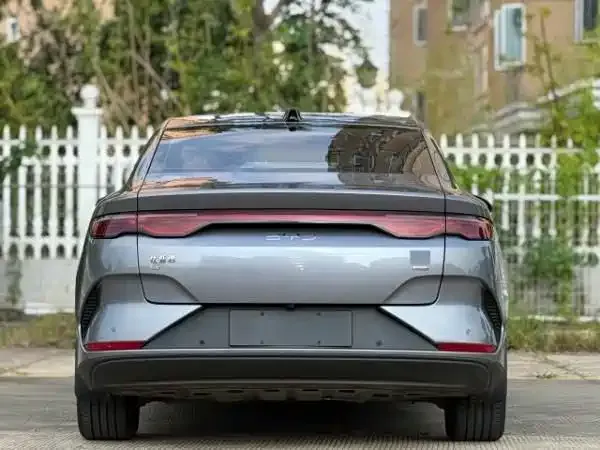 BYD Qin L — Фото автомобиля 8