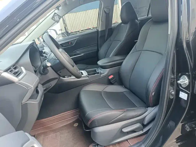 Toyota Wildlander — Фото автомобиля 10