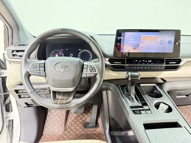 Toyota Sienna — Фото автомобиля 5