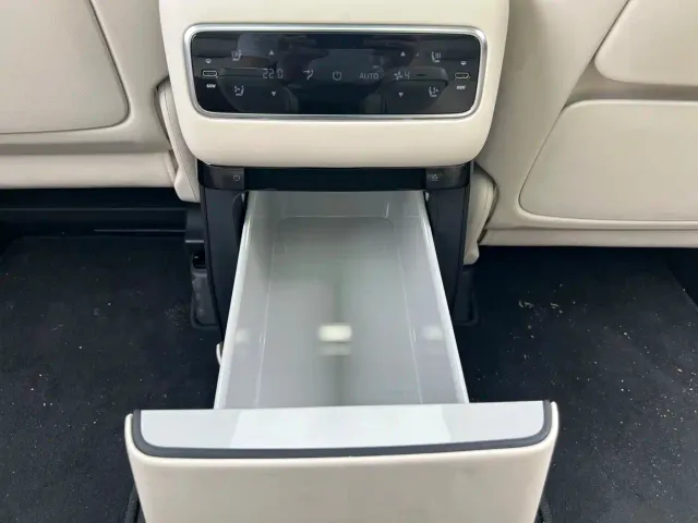 Li Auto MEGA — Фото автомобиля 19