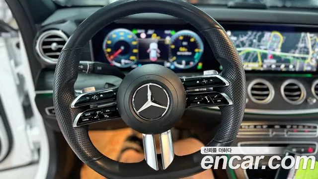Mercedes-Benz E-Class — Фото автомобиля 16