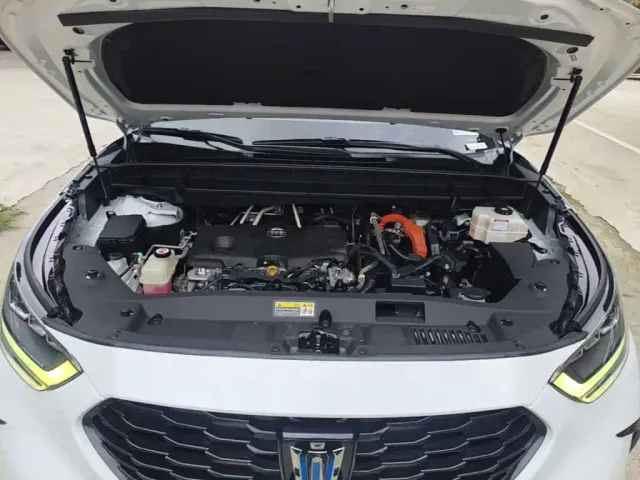 Toyota Crown Kluger 2021 2.5L HEV 4WD Luxury — Фото автомобиля 19