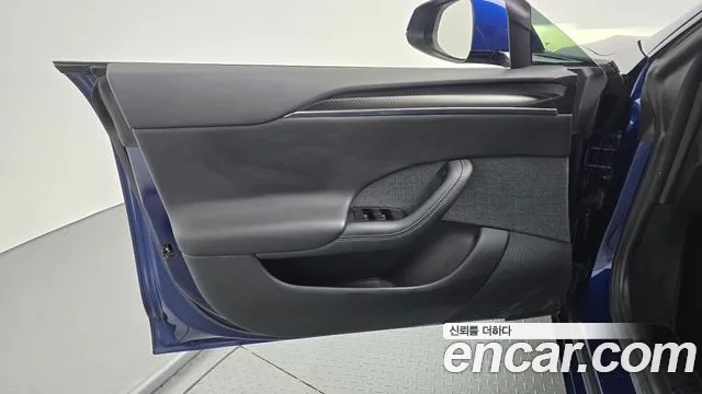 Tesla Model S — Фото автомобиля 23