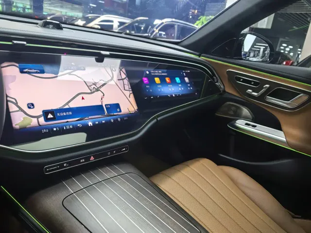 Mercedes-Benz E-Class — Фото автомобиля 12