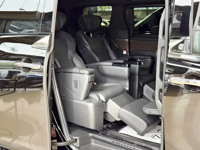 Toyota Alphard 2024 Hybrid 2.5L Prestige Edition — Фото автомобиля 19