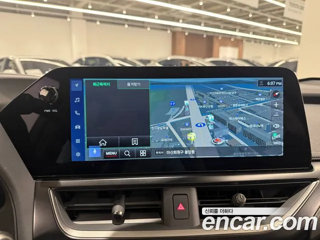 Lexus UX UX300h — Фото автомобиля 10
