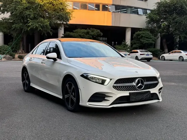 Mercedes-Benz Mercedes-Benz A-Class 2022 A 200 L Sport Sedan Style — Фото автомобиля 3
