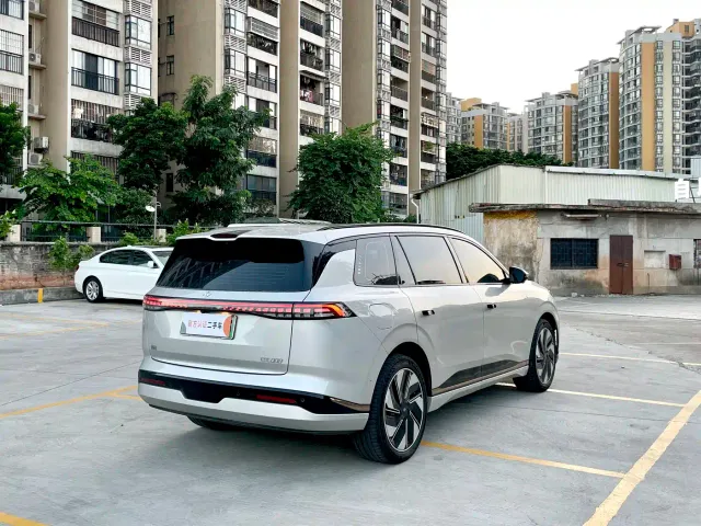 Dongfeng eπ 008 — Фото автомобиля 6