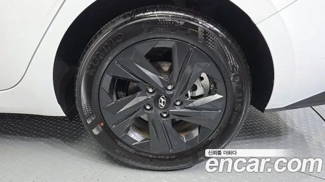 Hyundai AVANTE Avante (CN7) — Фото автомобиля 5