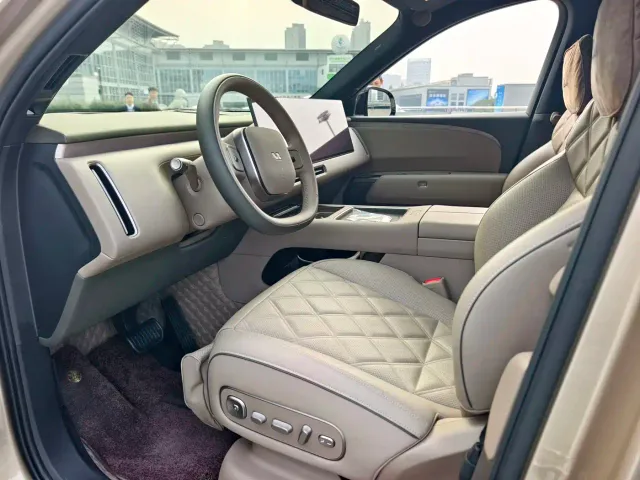 Li Auto L7 — Фото автомобиля 9