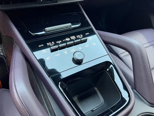 Porsche Cayenne — Фото автомобиля 17