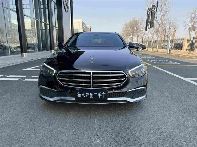 Mercedes-Benz E-Class — Фото автомобиля 2