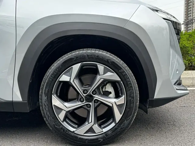 Geely Boyue L — Фото автомобиля 22