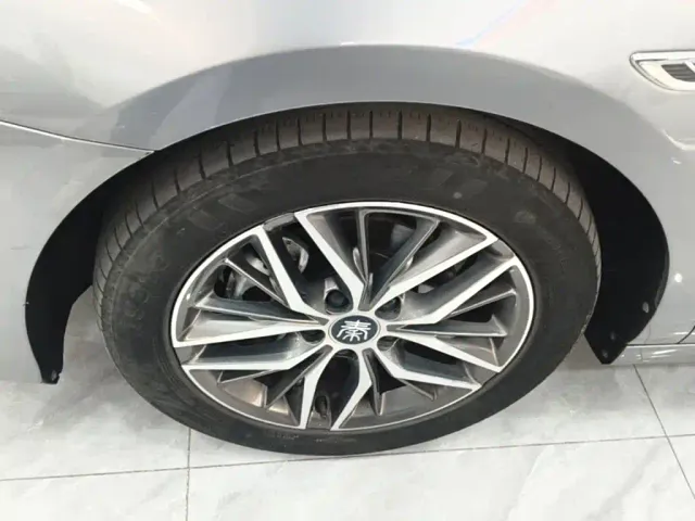 BYD Qin PLUS — Фото автомобиля 22