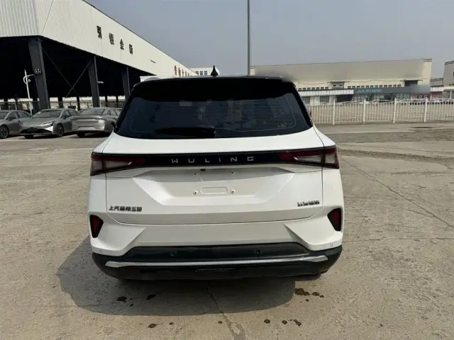 Wuling Asta — Фото автомобиля 12