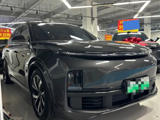 Li Auto L8 — Фото автомобиля 3