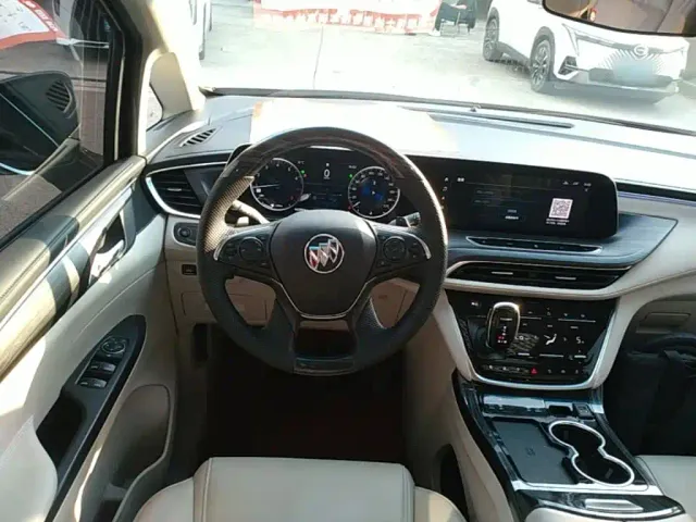 Buick GL8 — Фото автомобиля 10