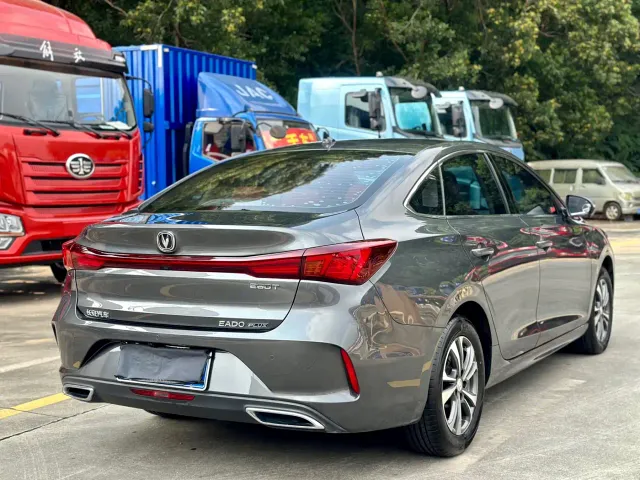 Changan Eado — Фото автомобиля 6