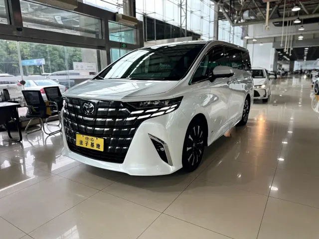 Toyota Alphard — Фото автомобиля 4
