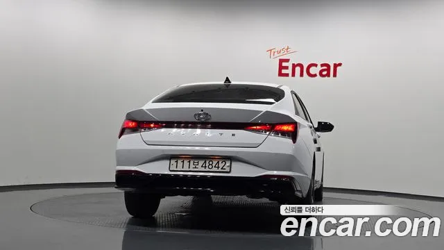 Hyundai Avante CN7 — Фото автомобиля 4