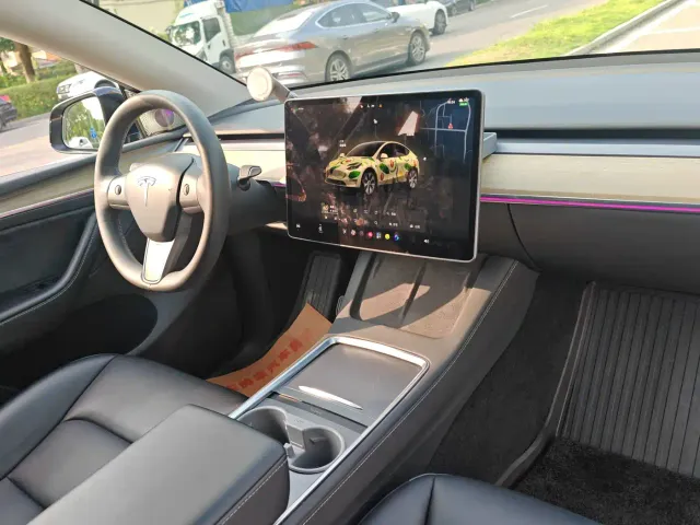 Tesla Model Y — Фото автомобиля 20