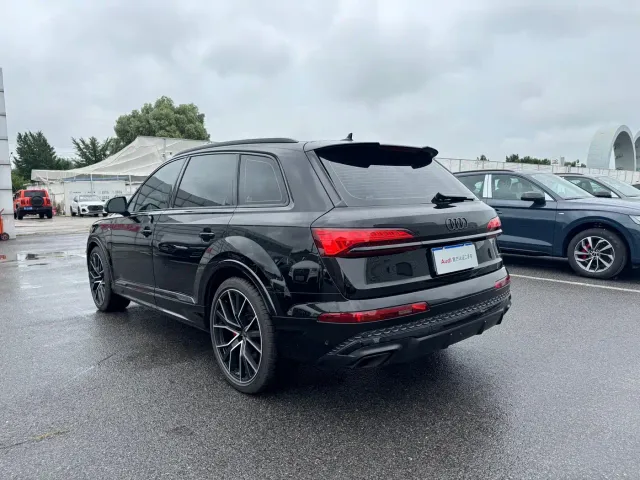 Audi Q7 — Фото автомобиля 7