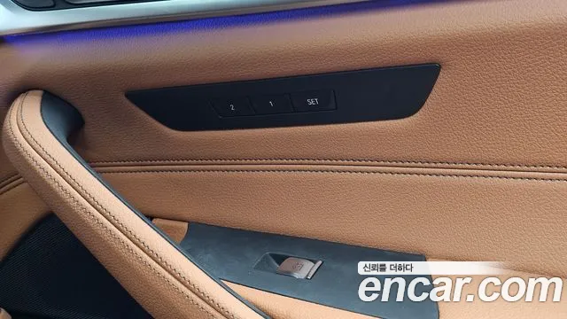 BMW 5 Series G30 — Фото автомобиля 30