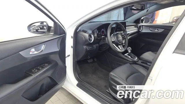 Kia K3 Generation 2 — Фото автомобиля 15