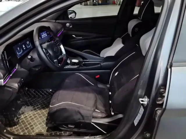 Hyundai Elantra — Фото автомобиля 14
