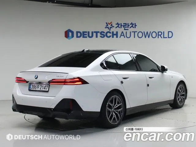 BMW 5 Series G60 — Фото автомобиля 2