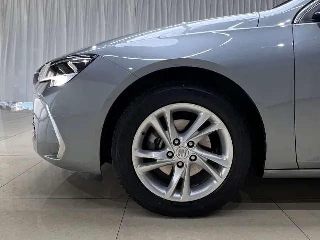 Buick Regal — Фото автомобиля 23