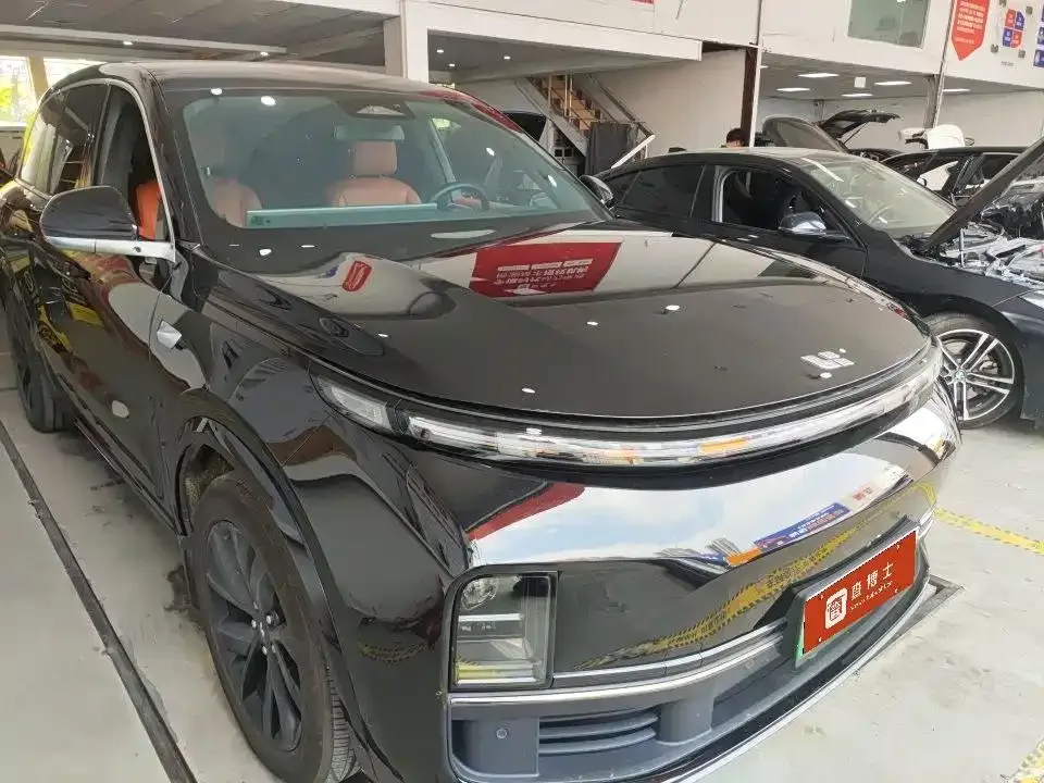 Li Auto Li L8 2023 Pro — Фото автомобиля 3