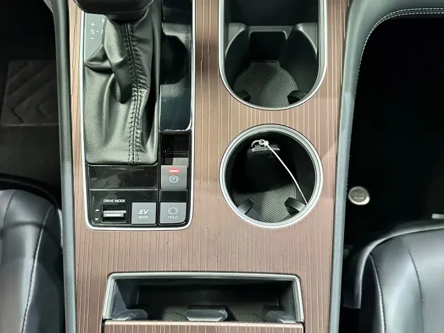 Toyota Granvia — Фото автомобиля 12