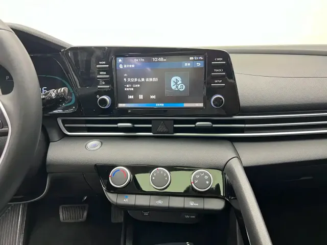 Hyundai Elantra — Фото автомобиля 13