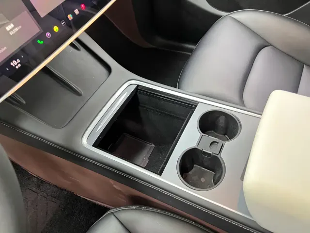 Tesla Model Y — Фото автомобиля 26